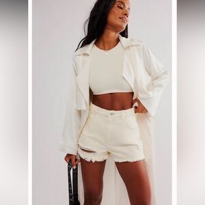 ROLLA'S Free People -Dusters Cut Off Denim Shorts - Size 29 - Buttercream yellow